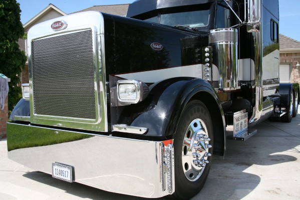 Front Fenders By Truck Rodz/Jones Performance.JPG